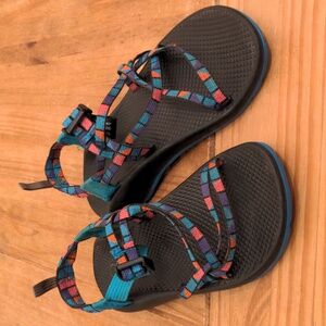 Chaco Big Kids Unisex Multi-color Sandal, Size 6